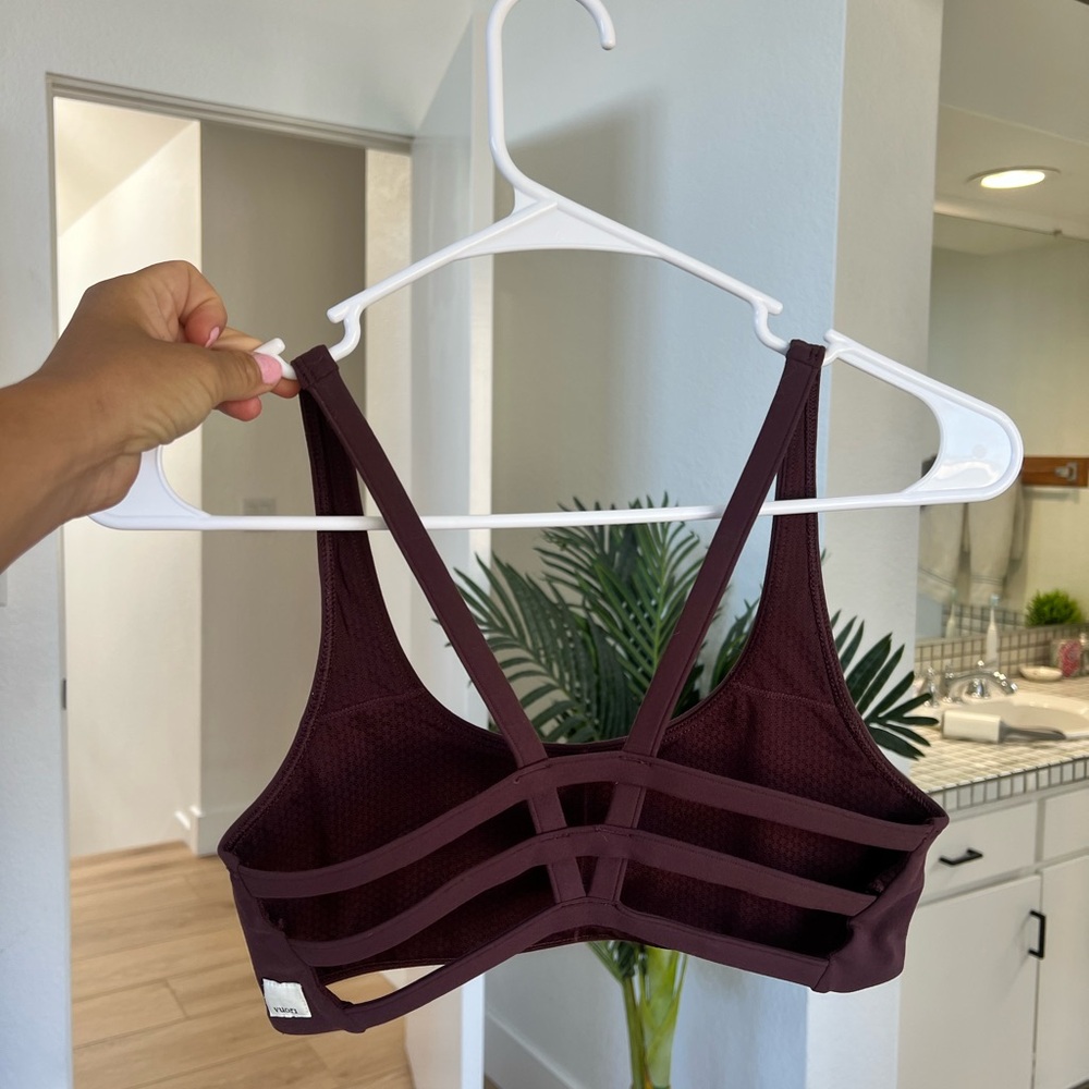 Vuori Yosemite bra - size xs - burgundy